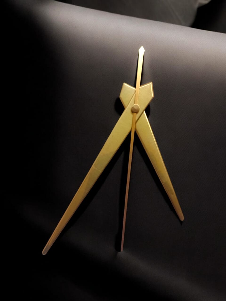 PREMIUM CLOCK NIDDLE GOLD