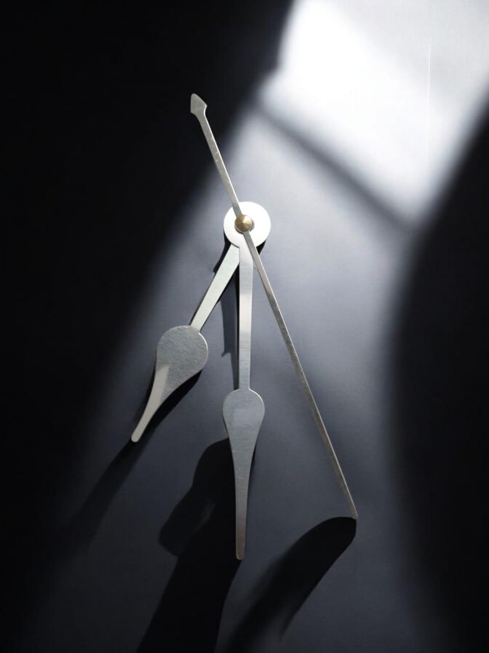 PREMIUM CLOCK NIDDLE SILVER