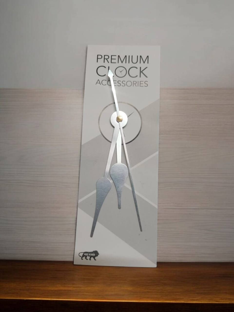 PREMIUM CLOCK NIDDLE SILVER