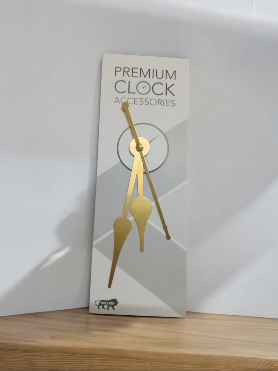 PREMIUM CLOCK NIDDLE GOLD