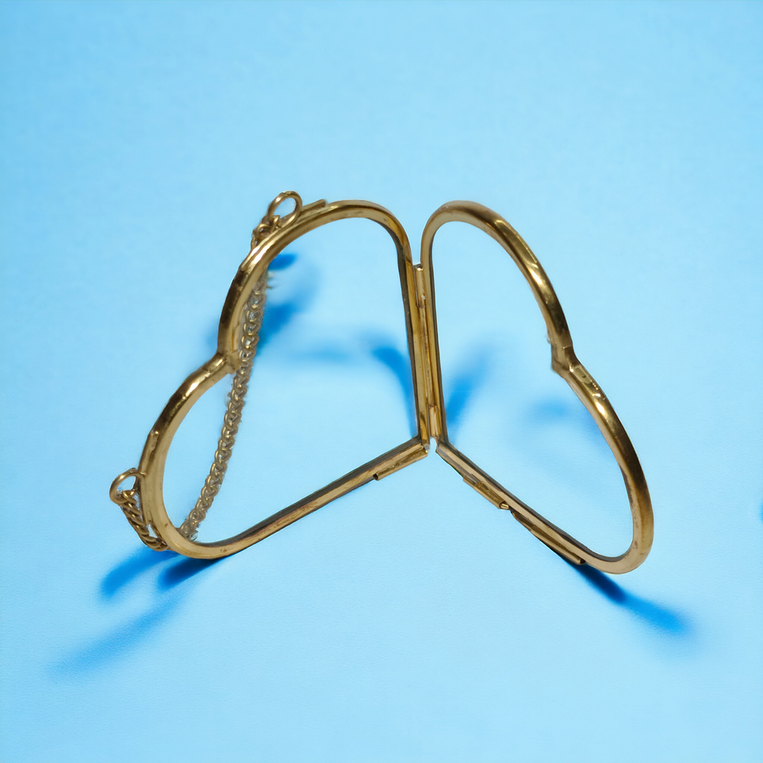 GLASS HEART FRAME 4