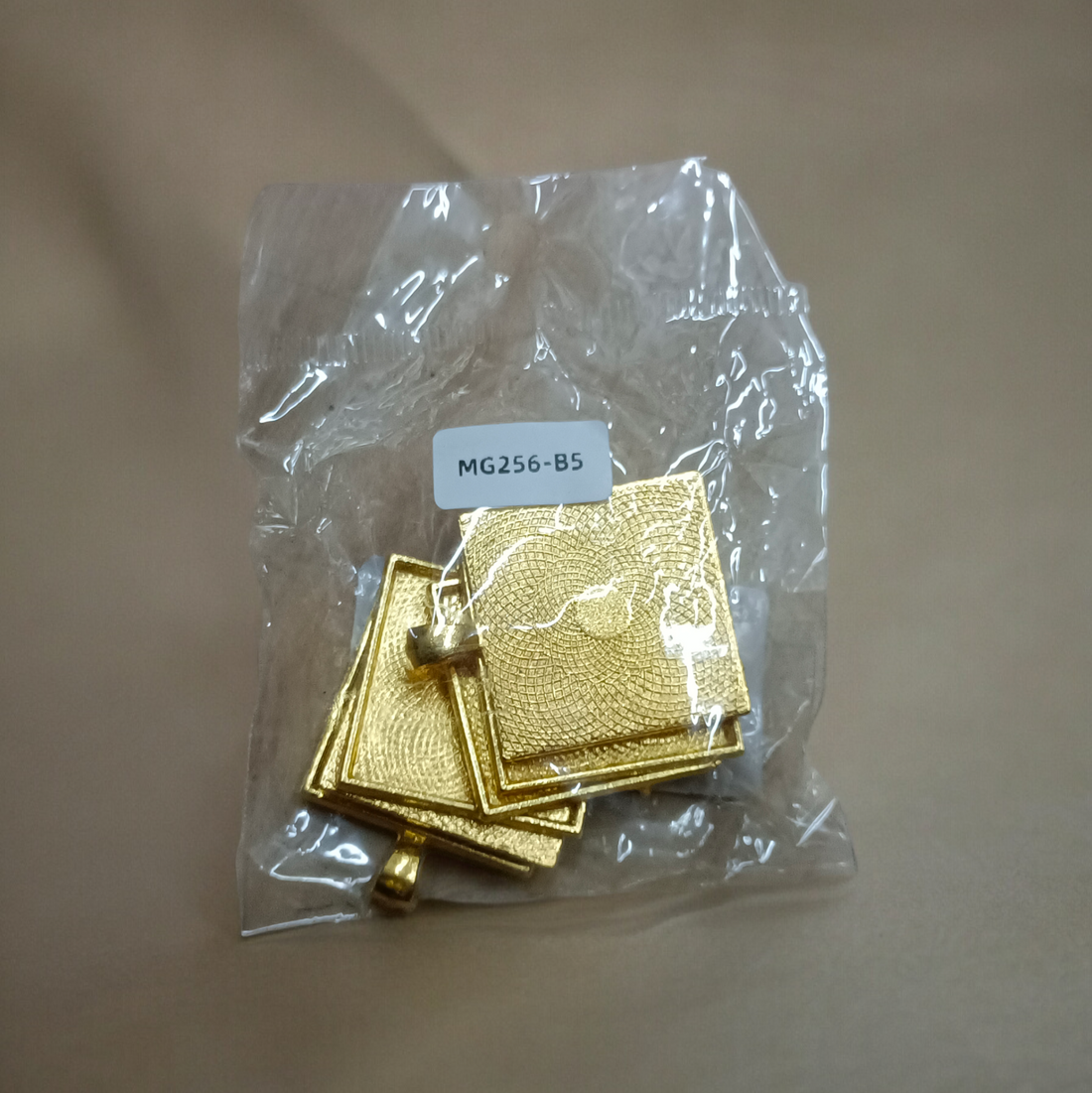 BAZAL SQUARE GOLD  MG256-B5
