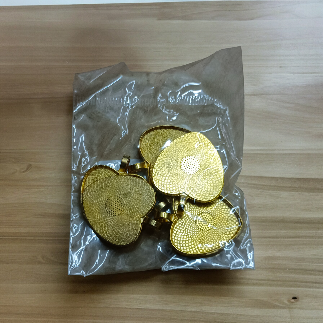 BAZEL HEART GOLD MG256-B3